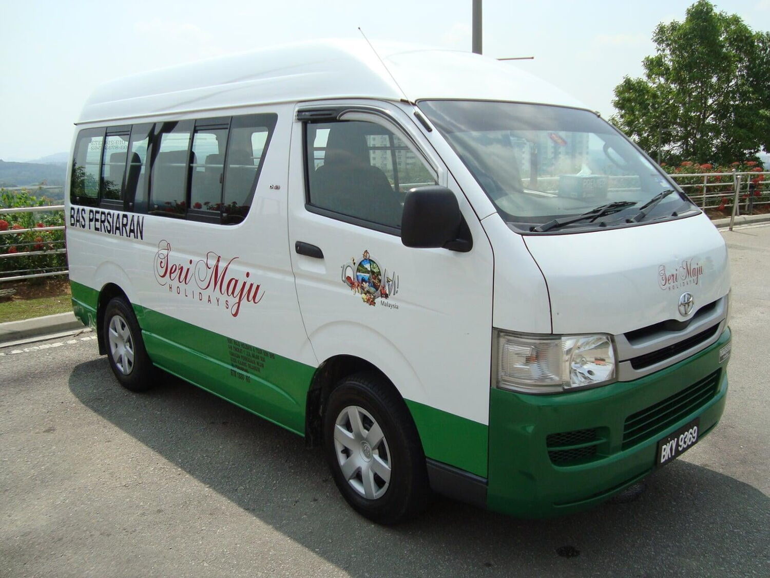 Seri Maju Toyota Hi-Ace Van